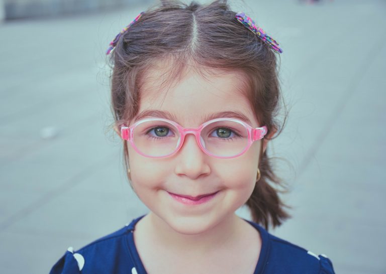 Read more about the article Как сохранить хорошее зрение ребенка